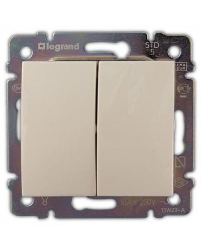 Переключатель на два направления двухклавишный Valena 10 AX 250 В слоновая кость Legrand 774308 в Сергиевом Посаде Аксессуары для кабель-канала Pintop.ru